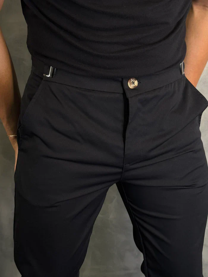 Detalhe frontal da calça